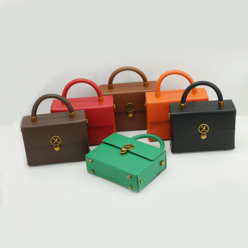 Ženska torbica od PU kože, horizontalnog kvadratnog oblika, otvaranje na kopču, stil: književno-umjetnički nacionalni stil, s unutarnjim slojem