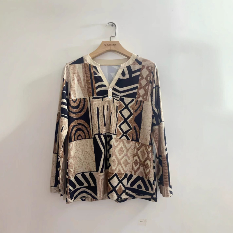 Tricou de damă cu decolteu în V, model geometric, mâneci lungi, poliester, imprimare, croială normală