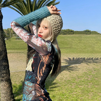 Μπλούζα από δαντέλα με μακριά μανίκια, στρογγυλή λαιμόκοψη, μονόχρωμη, λεπτομέρειες κολλάζ, χαλαρή γραμμή, κοντό μήκος, πολυεστέρας 90–95%, ελαστάν <30%