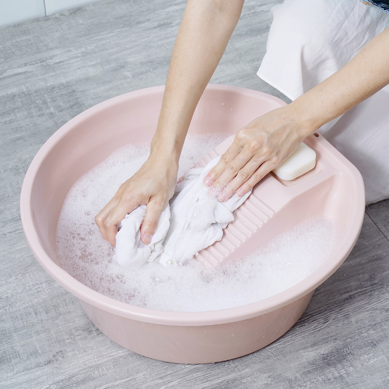 Βαθύς πλαστικός κάδος πλυσίματος με ενσωματωμένη επιφάνεια τριψίματος, vintage στυλ