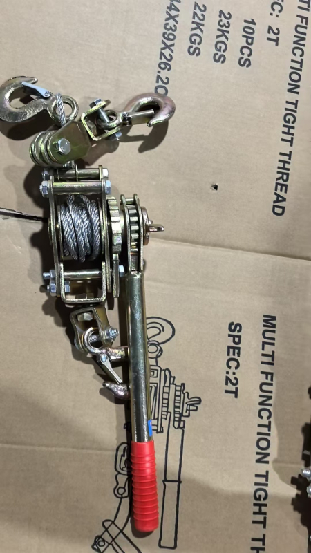 Напрегач за стоманено въже, ръчен, с двойни куки, капацитет 1–4 т, изработен от въглеродна стомана