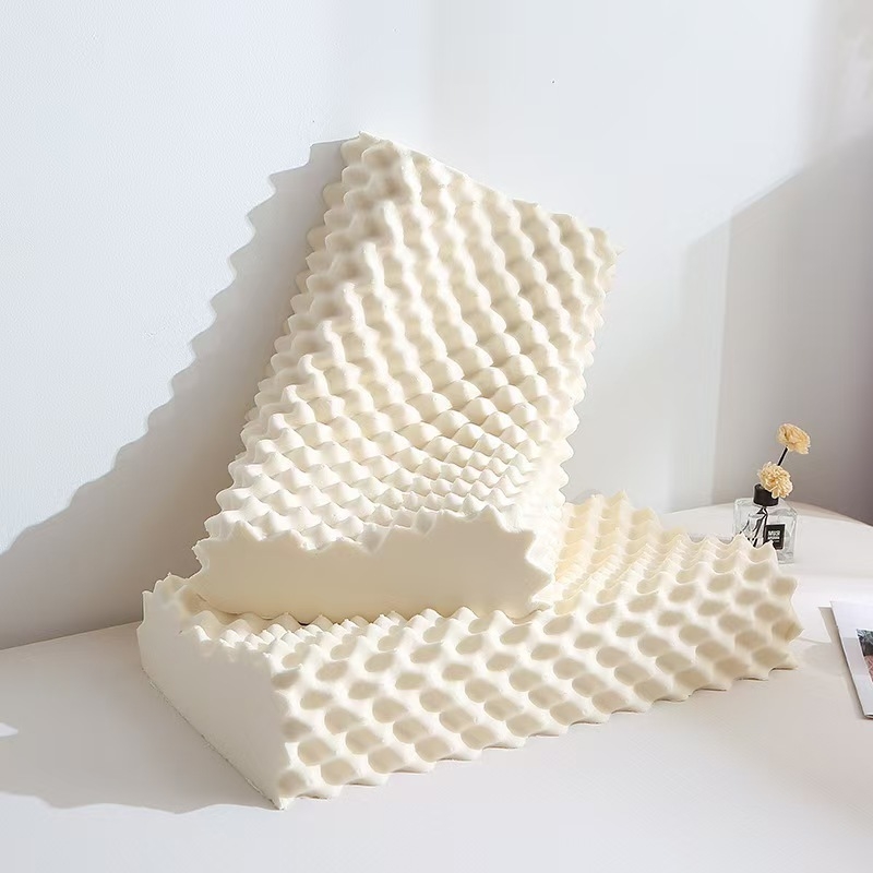 Sail of the sea lateksa spilvens ar vilka zobu formu, adītais audums, sintētiskais lateks, lateksa saturs līdz 70%, svars 1,0–1,5 kg