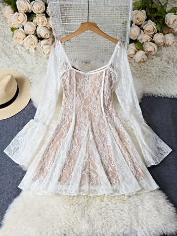 Рокля със флорална шарка от полиестер, дълги ръкави, полуотворена яка, стандартна дължина