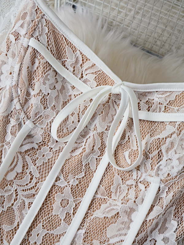 Rochie din poliester cu imprimeu floral, mâneci lungi, guler deschis parțial, lungime obișnuită