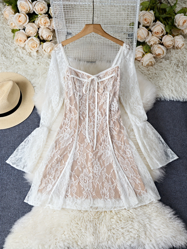 Rochie din poliester cu imprimeu floral, mâneci lungi, guler deschis parțial, lungime obișnuită