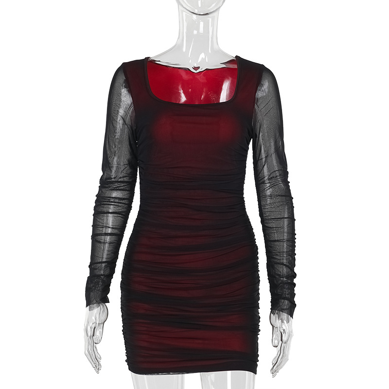 Rochie din plasă cu mâneci lungi, croială mulată pe șolduri, decolteu drept, talie înaltă, material poliester-elastan
