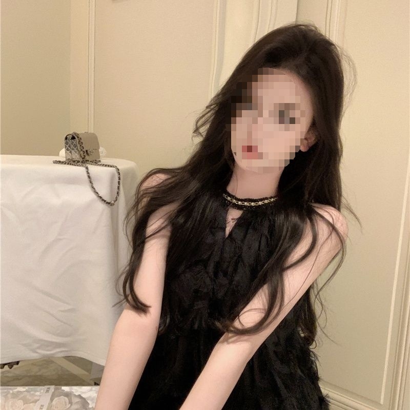 Halter nyakú ujjatlan ruha dekoratív varrással, bojtokkal és láncokkal, Yao Shun stílus, PVC anyag, 2025 tavasz