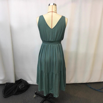 Γυναικείο φόρεμα από πολυεστέρα, V-λαιμό, χωρίς μανίκια, midi μήκος, boho retro στυλ, δροσερό καλοκαιρινό look