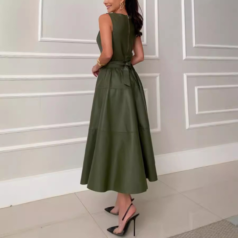 Rochie din PU piele cu amestec de poliester, lungime midi, croială A-line, guler rotund, fără mâneci