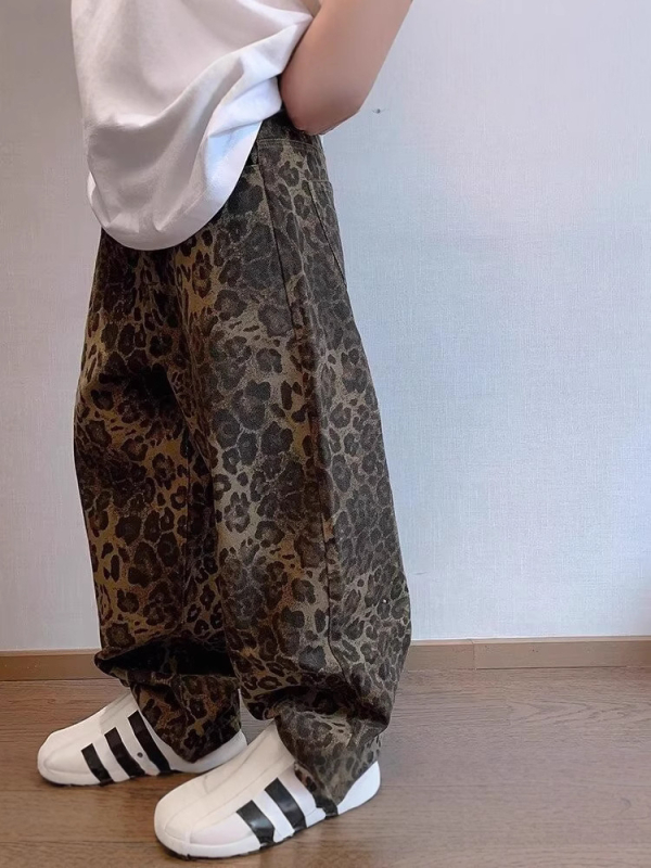 Uniszex hip-hop nadrág leopard mintával, egyenes szabású, magas derék, cipzáras zárás, denim pamut 30%