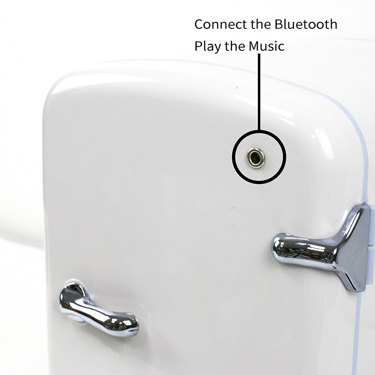 Полупроводников хладилник за автомобил и дом; обем до 5 л; мощност 40W; напрежение 100–204V; двойно приложение за кола и дом