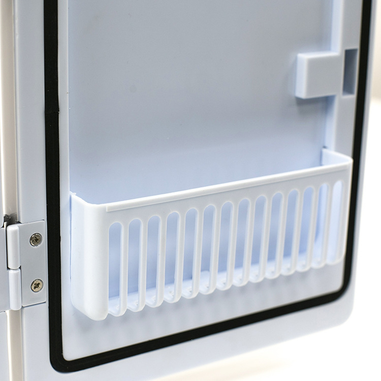 Полупроводников хладилник за автомобил и дом; обем до 5 л; мощност 40W; напрежение 100–204V; двойно приложение за кола и дом