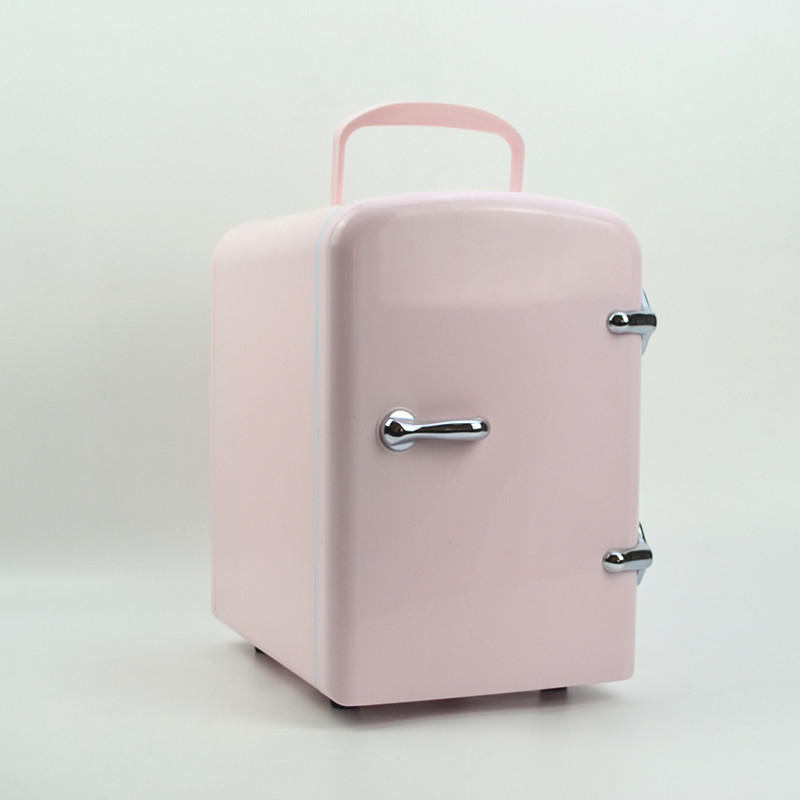 Полупроводников хладилник за автомобил и дом; обем до 5 л; мощност 40W; напрежение 100–204V; двойно приложение за кола и дом