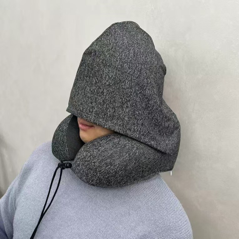 U-formas ceļojumu spilvens ar kapuci un atmiņas putas pildījumu, pieaugušajiem, svars līdz 0,5 kg, mūsdienīgs minimālisma stils