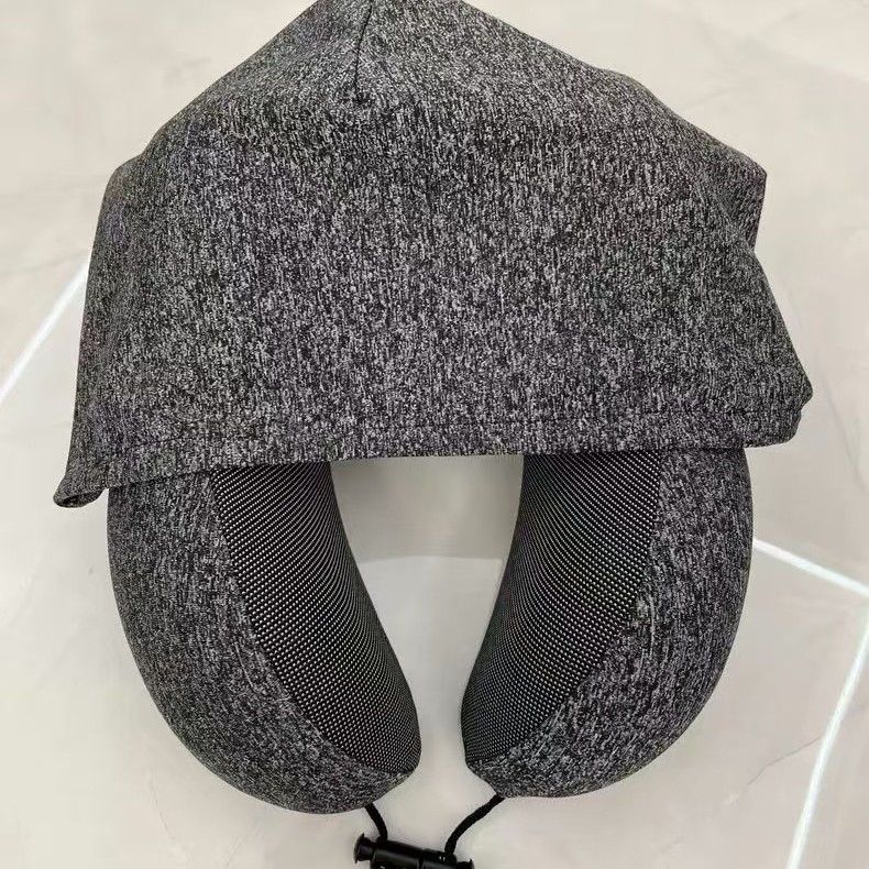 U-formas ceļojumu spilvens ar kapuci un atmiņas putas pildījumu, pieaugušajiem, svars līdz 0,5 kg, mūsdienīgs minimālisma stils