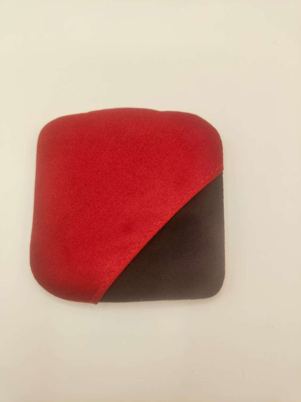 Микрофибърна кърпа за почистване – комплект от три кърпи за компютри, таблети, смартфони и централния сензорен екран на автомобил.