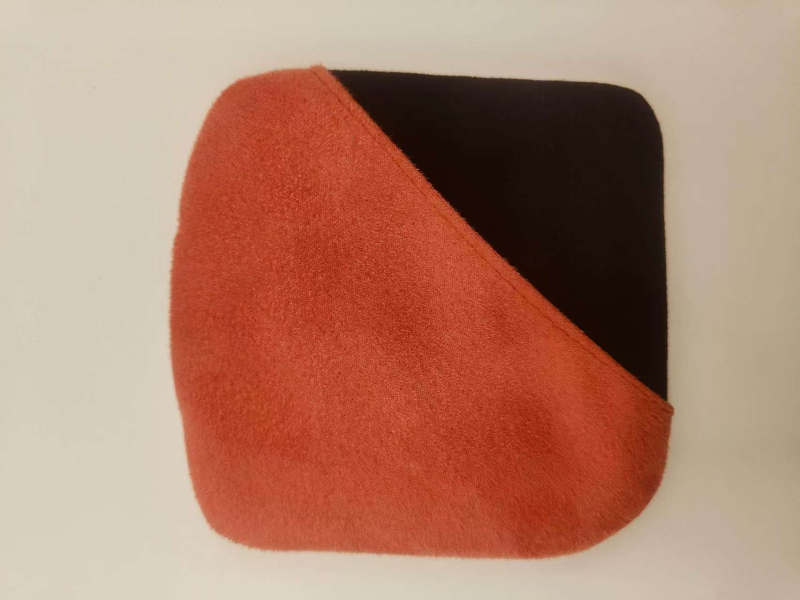 Микрофибърна кърпа за почистване – комплект от три кърпи за компютри, таблети, смартфони и централния сензорен екран на автомобил.