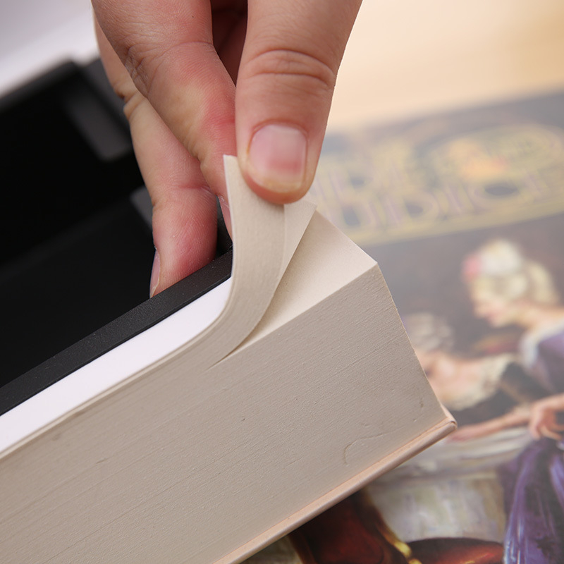 Seif metal în formă de carte cu lacăt (Material: metal; Ambalaj: blister; Importat: Nu)