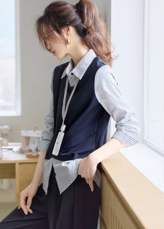 Csíkos kötött ing hátul hasítékkal, hosszú ujjú, galléros, poliészter keverék, 2025 tavasz