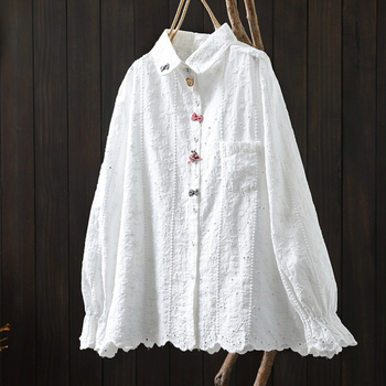 Sieviešu kokvilnas džakarda krekliņš - brīvs siluets, garas piedurknes, apkakle ar reveru, izšūšana