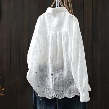 Sieviešu kokvilnas džakarda krekliņš - brīvs siluets, garas piedurknes, apkakle ar reveru, izšūšana