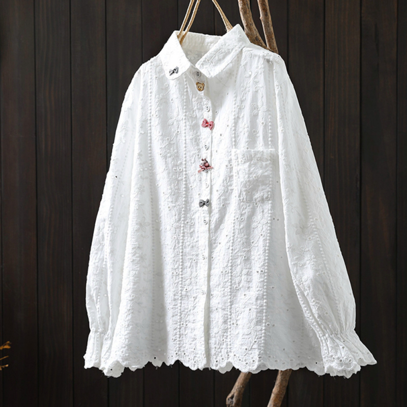 Sieviešu kokvilnas džakarda krekliņš - brīvs siluets, garas piedurknes, apkakle ar reveru, izšūšana