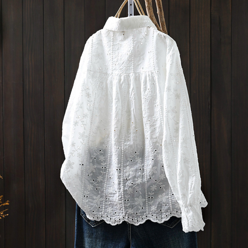 Sieviešu kokvilnas džakarda krekliņš - brīvs siluets, garas piedurknes, apkakle ar reveru, izšūšana