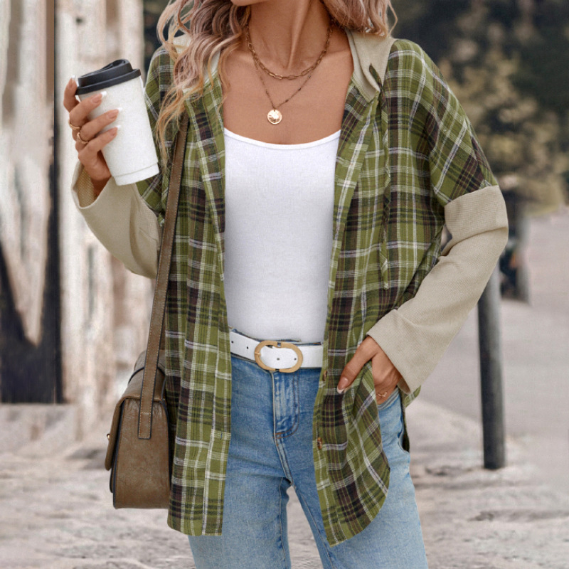 Sieviešu kapucēts kardigans rakstainā patchwork dizainā, poliestera un kokvilnas maisījums, garas piedurknes, vaļīga piegriezuma, pogu aizdare