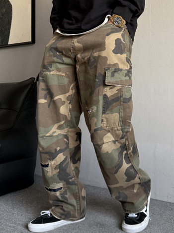 Унисекс камуфлажни cargo панталони с патчворк и разкъсани детайли, прави крачоли, памучна смес