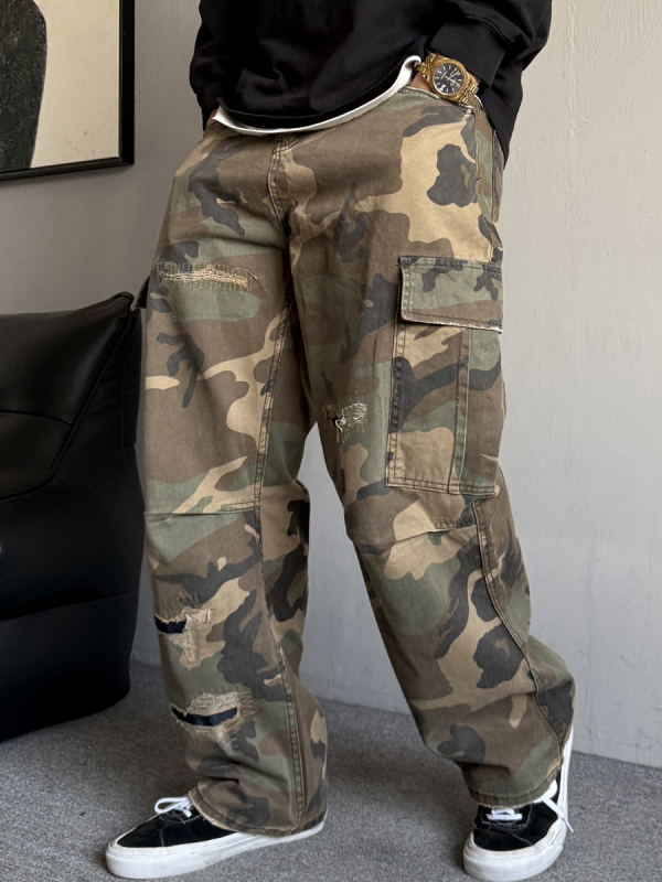 Унисекс камуфлажни cargo панталони с патчворк и разкъсани детайли, прави крачоли, памучна смес