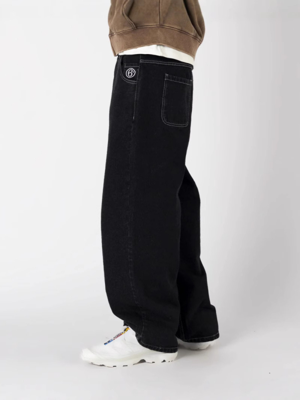 Τζιν με κέντημα, μεσαίας μέσης, ίσια γραμμή, ντένιμ ύφασμα με 70% βαμβάκι, φερμουάρ, κατάλληλο για τέσσερις εποχές