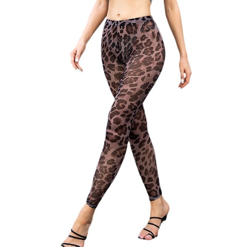 Leoparda drukas režģa cropped jogas legingi – elpojoši, stingri pieguļoši; poliestera/elastāna maisījums, 90–95% poliestera