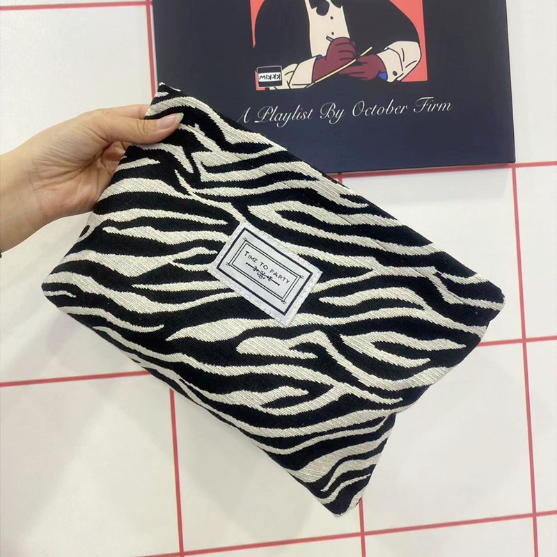 Kosmētikas soma ar leoparda rakstu, kokvilnas ārējā daļa un nevilnas odere, paredzēta mājas uzglabāšanai sievietēm