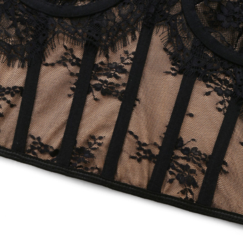 Δαντελένιο τοπ με λαιμό halter, χωρίς πλάτη, στενή γραμμή