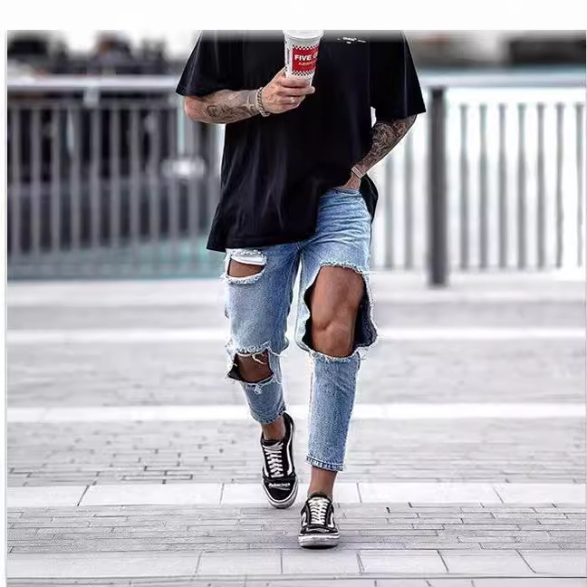 Ανδρικά τζιν με φθορές, ίσια γραμμή, φερμουάρ, μεσαία μέση, ραφές αντίθεσης