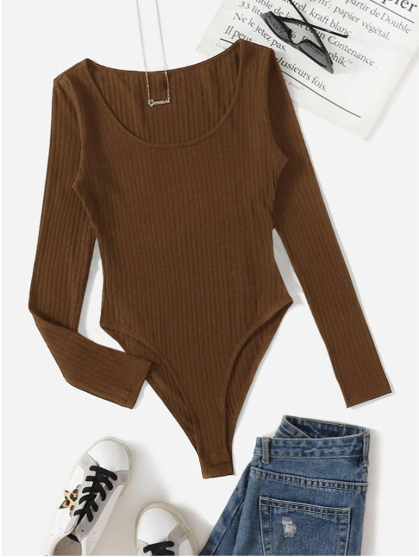 Ολόσωμη φόρμα με ριβ υφή, στρογγυλός λαιμός, μακριές μανίκες, στενή γραμμή, πολυεστέρας 95%+