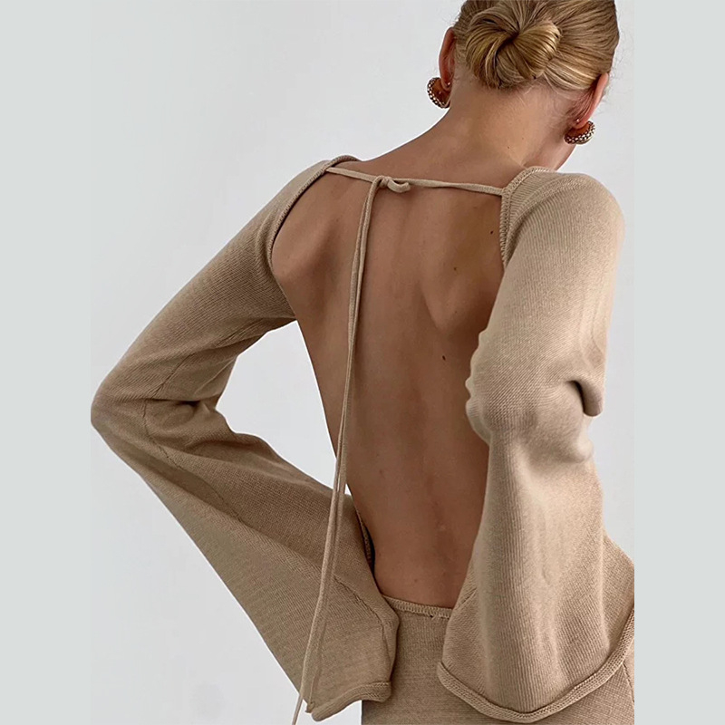 Váll nélküli miniruha műbőrből, hosszú ujjú, PVC díszítéssel