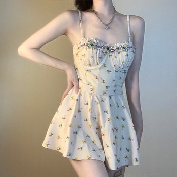 Ολόσωμο μαγιό με φλοράλ εκτύπωση, χωρίς πλάτη, με υψηλή ελαστικότητα, γρήγορο στέγνωμα, με επένδυση στήθους και μεταλλική ενίσχυση