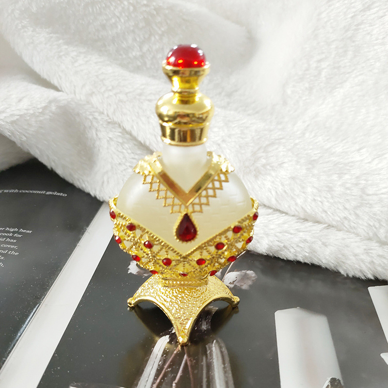 Парфюмна бутилка от стъкло и метал, изработена чрез духано формоване, без марка, без лицензиран частен етикет