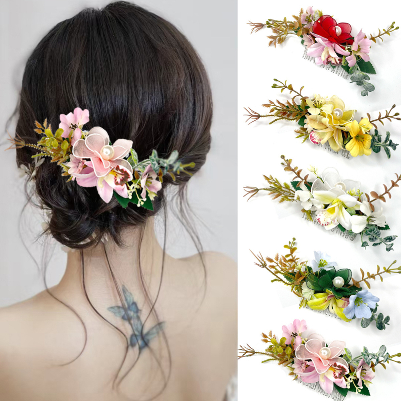 Auduma ziedu matu ķemme, roku darbs, oriģināls dizains, kāzu aksesuārs (materiāls: audums; stils: zieds; apstrāde: roku darbs; kategorija: galvas rotas)