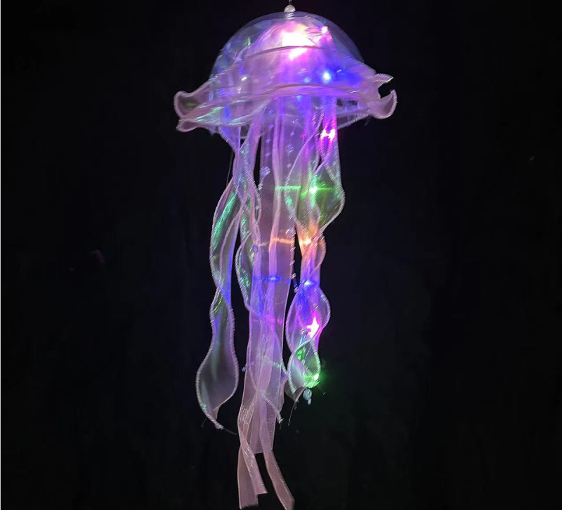 Нощна светлина в стил медуза с вградена батерия, PVC абажур, напрежение ≤36V, бутонен превключвател