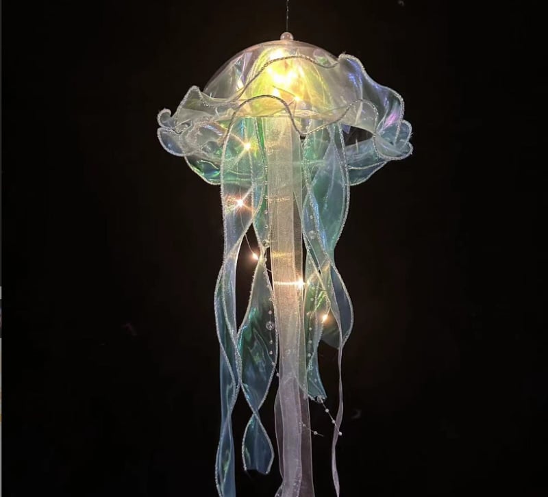 Нощна светлина в стил медуза с вградена батерия, PVC абажур, напрежение ≤36V, бутонен превключвател