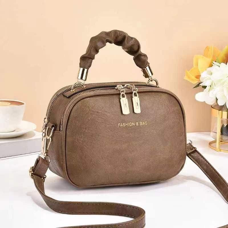 PU crossbody torba, gradski stil, veliki kapacitet, vodoravni kvadratni oblik, zatvarač, unutarnji džep za mobitel, unutarnji pretinci