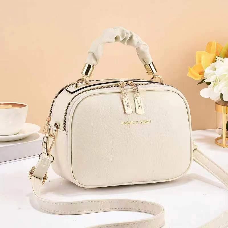 PU crossbody torba, gradski stil, veliki kapacitet, vodoravni kvadratni oblik, zatvarač, unutarnji džep za mobitel, unutarnji pretinci