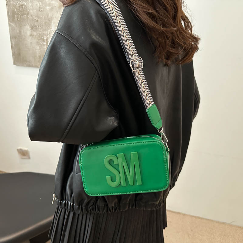 Ženska PU crossbody torbica, vodoravni kvadratni oblik, zatvaranje na zip, poliester podstava, džep za mobitel