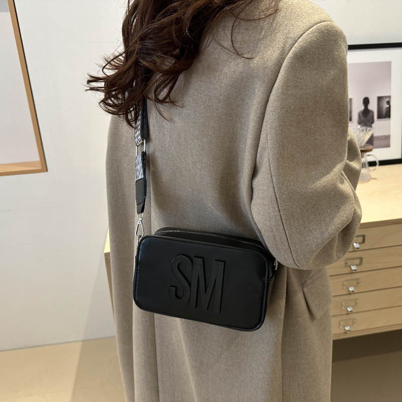 Ženska PU crossbody torbica, vodoravni kvadratni oblik, zatvaranje na zip, poliester podstava, džep za mobitel