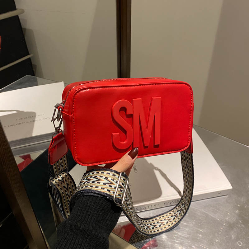 Ženska PU crossbody torbica, vodoravni kvadratni oblik, zatvaranje na zip, poliester podstava, džep za mobitel