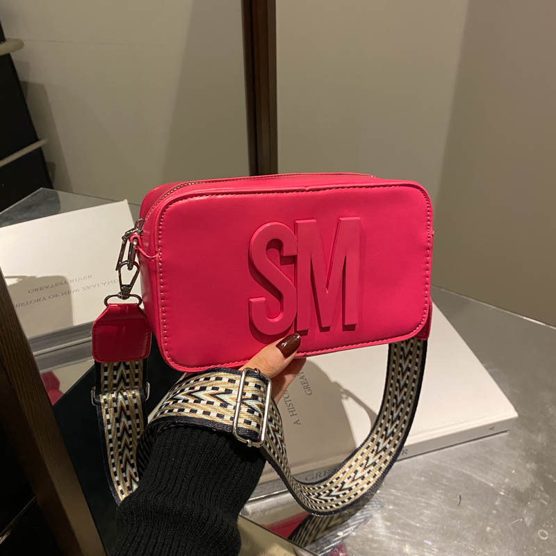 Ženska PU crossbody torbica, vodoravni kvadratni oblik, zatvaranje na zip, poliester podstava, džep za mobitel