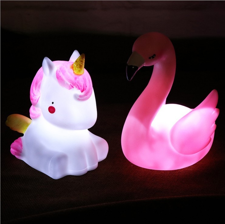 Noćna svjetiljka s jednorogom, petokrakom zvijezdom i Thunder Dragon Tyrannosaurus Rex – baterijsko napajanje, plastično sjenilo, gumb prekidač, 3D geometrijski crtani dizajn, ≤36V