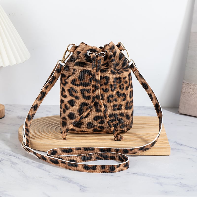 Bucket torba s šnuralom; PU materijal; ovalni oblik; svjež i sladak stil; unutarnji džepovi za telefon i identifikacijsku karticu